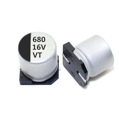 Condensateur électrolytique en aluminium 680uf 16v d'OEM grande capacité de stockage