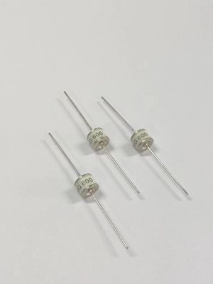 2 Décharge de gaz par électrode S 5 0 - 230X Lampe tubulaire SMDT Protection axiale basse capacité pour les applications de tension