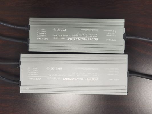 Casse en aluminium alimentation à l'épreuve de la pluie IP54 étanche sortie unique 100 ~ 264 VAC 8.3A