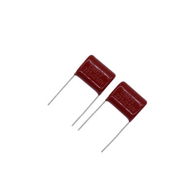 106J400V Condensateur de polypropylène métallisé à travers le boîtier de ruban adhésif et de bobine